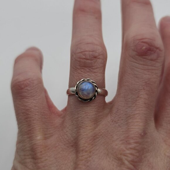 Size 7 Sterling Silver Brilliant Flash Of Color Moonstone Band Ring A3209 - Picture 4 of 9